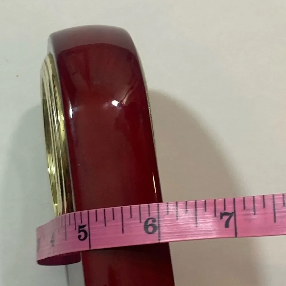 Elegant Red Burgundy  and Gold Quartz Clock